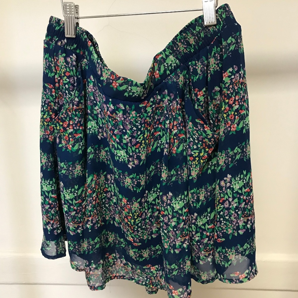 Cute Floral Skirt w/ Pockets from Windsor